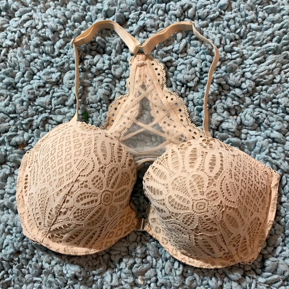 Victoria secret bra size 32DD new with tags front closure